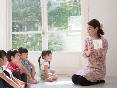 在宅ワークのベネッセの子ども英語講師