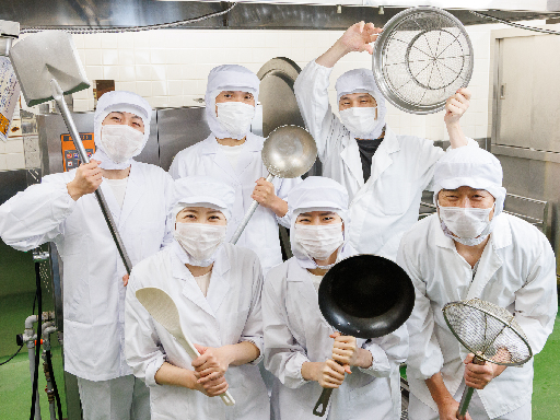 ＼年齢不問＆未経験OK★15時迄★学校給食の調理補助／子育てと家...