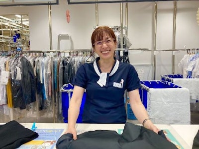 主婦(夫)が活躍中のクリーニング店の受付スタッフ