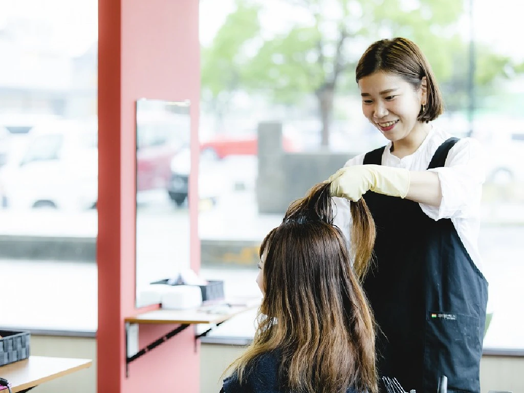 主婦 夫 活躍 ヘアカラー専門店 カラープラス鏡島店 岐阜駅 のパート アルバイト求人情報 しゅふｊｏｂ No