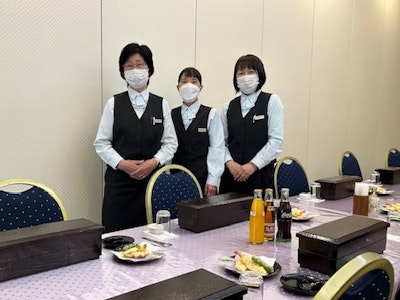 15時まで勤務OKの配膳スタッフ