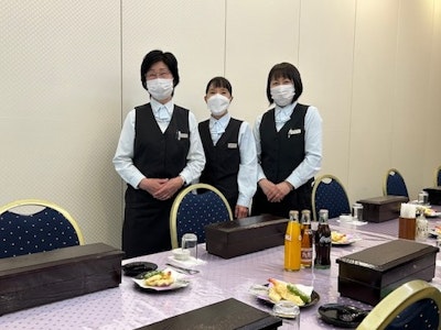 配膳スタッフ