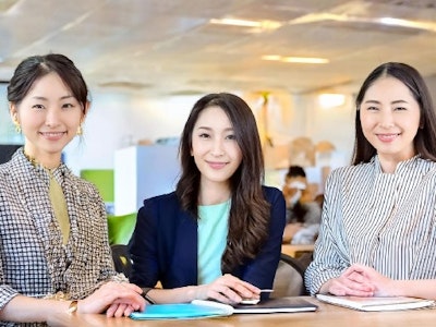 派遣／2015年設立！社員数5名のアットホームな環境＊社員全員女性の社会保険労務…の求人画像