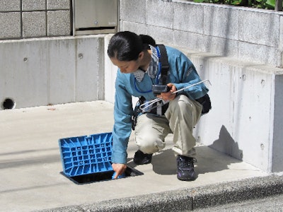 水道メーターの引っ越し精算スタッフ