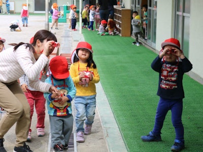幼稚園の預かり保育で保育スタッフ