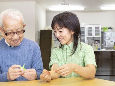 16時まで勤務OKのショートステイ・介護職（正社員）