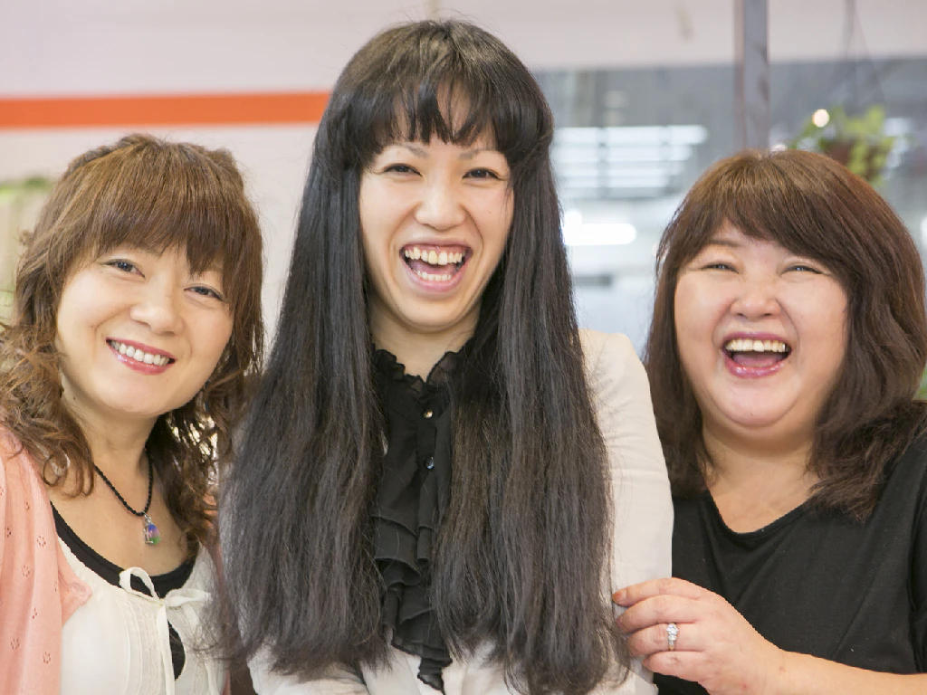 主婦 夫 活躍 ファミリーヘアサロン シーズン ｒｉｓｅｍａｌｌ矢向店 矢向駅 のパート アルバイト求人情報 しゅふｊｏｂ No
