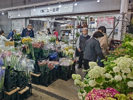 ＼月水金の早朝パート♪／世田谷市場内で＜生花の品出し＆レジ業務＞...
