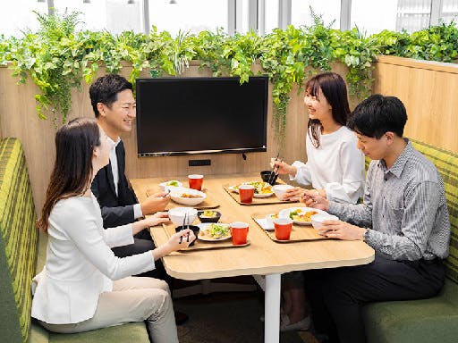 【越前市】社員食堂での調理補助★しゅふ活躍中・交通費支給・制服貸与・ポイント制度