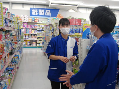 しゅふの働くを応援！

[求人概要]:
【販売】《週2～》大好きドラッグストア★社割でお得♪《ウエルシア薬局》で 販売・品出し★未経験OK・従業員割引あり★髪型・髪色自由！ネイル・ピアスOK！

[職種名]: ドラッグストアで接客販売

[勤務地・最寄駅]:
埼玉県川口市東川口4-21-6
【勤務地】
ウエルシア薬局東川口店
埼玉県川口市東川口4-21-6

【アクセス】
JR武蔵野線・埼玉高速鉄道「東川口駅」徒歩10分
ウエルシア薬局東川口店
東川口駅　徒歩10分

[勤務日数]:
週2日以上
18:00～00:00／10:00～14:00
長期【3ヶ月以上】
10:00～14:00の間で… 【販売】《週2～》大好きドラッグストア★社割でお得♪《ウエルシア薬局》で 販売・品出し★未経験OK・従業員割引あり★髪型・髪色自由！ネイル・ピアスOK！