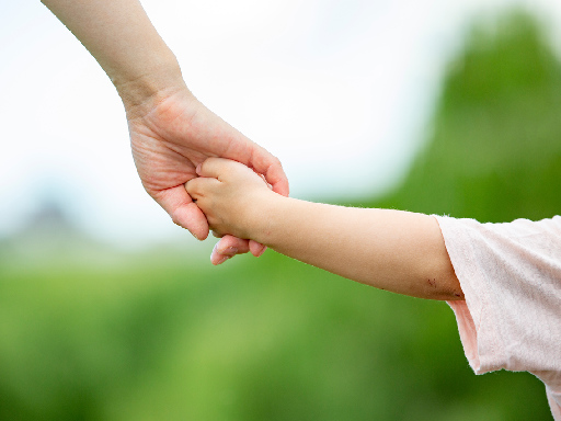 人気の保育補助【資格なしでもOK】資格取得を目指している方おすす...