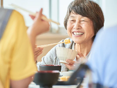 しゅふの働くを応援！

[求人概要]:
＼調理スタッフ募集！／介護施設で食事づくりのお仕事です★あなたの調理経験を活かしてみませんか！資格不問です

[職種名]: 介護施設の調理スタッフ

[勤務地・最寄駅]:
東京都練馬区土支田3-27-27
特別養護老人ホーム　みさよはうす土支田
バス停「土支田三町目」より下車　徒歩1分
特別養護老人ホーム　みさよはうす土支田　　  株式会社レパスト（624）
石神井公園駅　バス15分/成増駅　バス15分

[勤務日数]:
週5日
06:00～19:30
日／月／火／水／木／金／土／祝 などから選べます
長期【3ヶ月以上】
■上記時間の内実働8時間（休憩… ＼調理スタッフ募集！／介護施設で食事づくりのお仕事です★あなたの調理経験を活かしてみませんか！資格不問です
