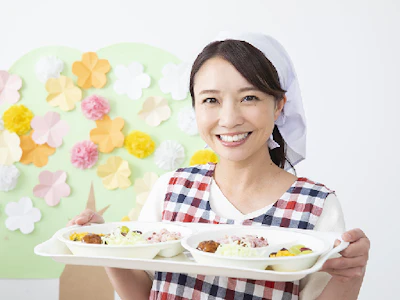 調理師・栄養士（こども達の美味しい給食作り）