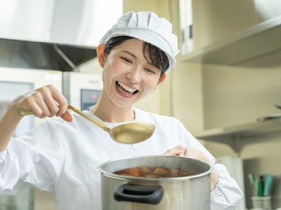 主婦(夫)が活躍中の保育園の給食調理員