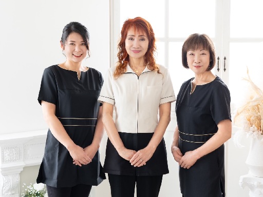 アイリスト／女性専用サロン・月収30万以上も可能（要 美容師免許）