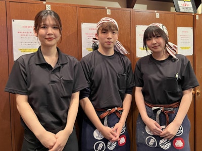 村さ来のホール＆キッチン