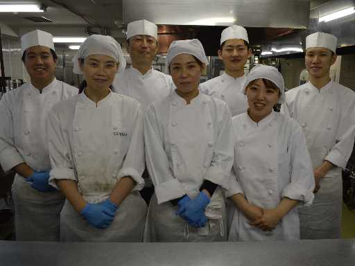 ゴルフコースのクラブハウス内従業員食堂/調理補助/未経験大歓迎！...