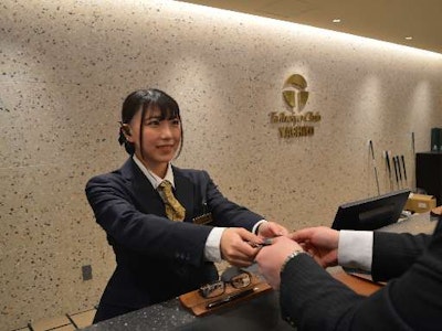 一流ゴルフコースでのフロント