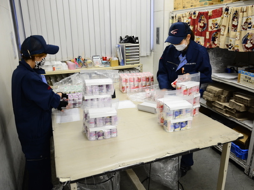 ＼難しいスキル一切不要／化粧品倉庫内仕分けなどの軽作業☆扶養内や...