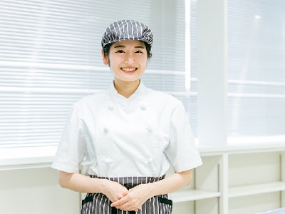 学生食堂の調理補助スタッフ・未経験OK