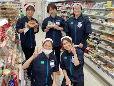 ファミリーマート　長野中氷鉋店の求人画像