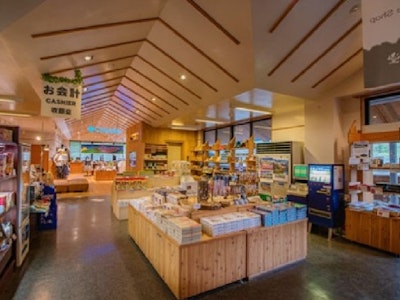 16時まで勤務OKのレストランのホール・売店スタッフ