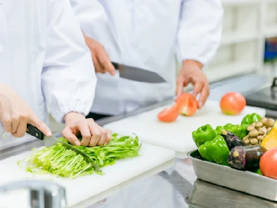 週4日～の惣菜部門でお弁当やお寿司の製造・盛付・陳列のお仕事