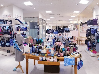 バッグ等の販売（上野松坂屋）