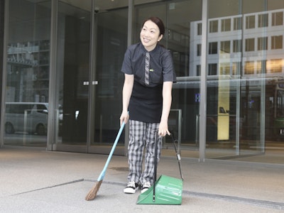 土日のみオフィスビルの清掃スタッフ