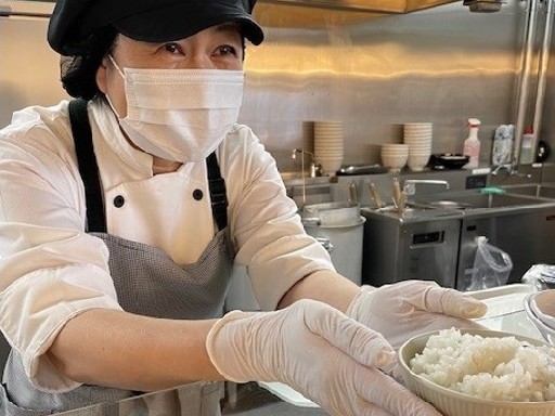 ＜ホテルの従業員食堂＊調理補助＞盛り付け＆提供中心だから初心者で...