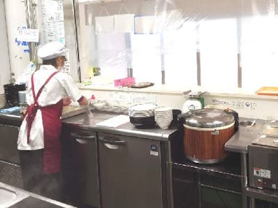 週3日～の社員食堂の調理補助＆レジ業務