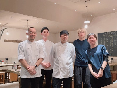 和食レストランのキッチンスタッフ
