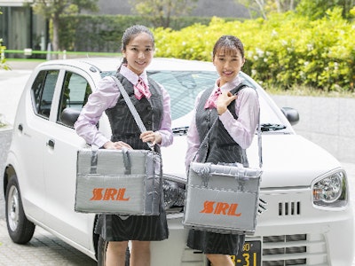 軽自動車で病院を回り検体の回収