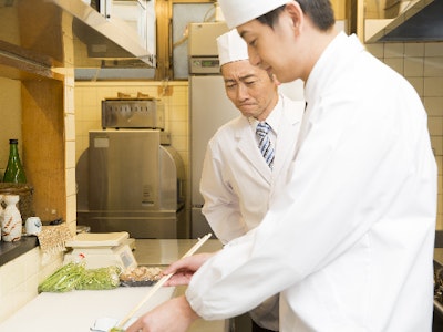 週2日～の回転寿司店のキッチン