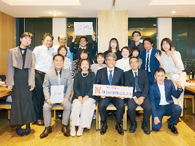 在宅ワークのデザイン会社のグラフィックデザイナー