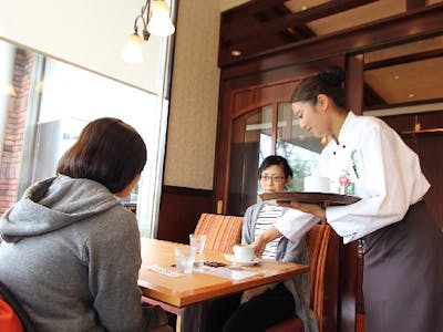 ８代葵カフェ 市川店の求人画像