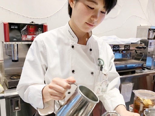 カフェレストラン＜８代葵カフェ＞のディナーキッチン★扶養内・Wワ...