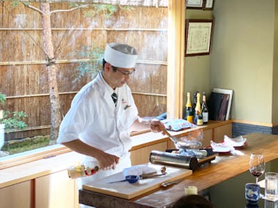 主婦(夫)歓迎の祇園のホテル内高級天ぷら専門店の夕食調理