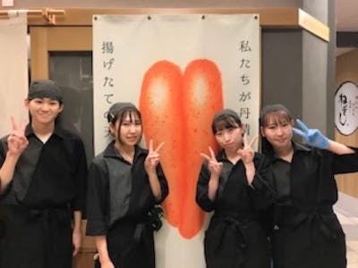 天ぷら店でのホールスタッフ