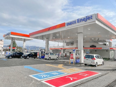 セルフスタンドスタッフ(受付対応・店内清掃等)