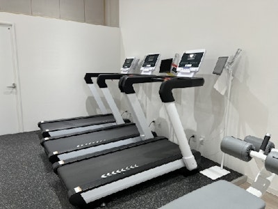 未経験歓迎のスポーツジムの清掃