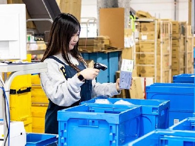 15時まで勤務OKの 日用品倉庫内での梱包・ピッキング