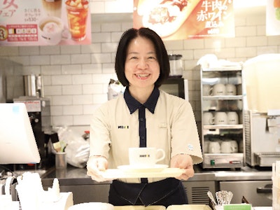 カフェスタッフ