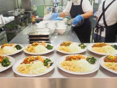 （岡山市北区）学生食堂の調理、基本9～15時勤務、土日祝休