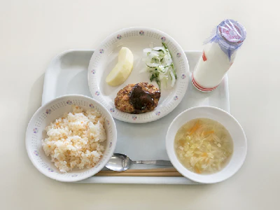 しゅふの働くを応援！

[求人概要]:
＼給食調理員募集／支援学校で給食作りのお仕事です★あなたの調理経験が活かせます★うれしい土日祝お休み！

[職種名]: 東京都立支援学校の給食調理

[勤務地・最寄駅]:
東京都大田区田園調布5-43-6
東京都立田園調布特別支援学校
東京都立田園調布特別支援学校　　　　株式会社レパスト（602）
田園調布駅　徒歩14分/九品仏駅　徒歩15分

[勤務日数]:
週5日
07:00～16:00
月／火／水／木／金
長期【3ヶ月以上】
■実働8時間（休憩1時間）
■休日：土・日・祝日（春・夏・冬休み等の長期休暇あります）
■希望者には学校の長期連休中でもお… ＼給食調理員募集／支援学校で給食作りのお仕事です★あなたの調理経験が活かせます★うれしい土日祝お休み！