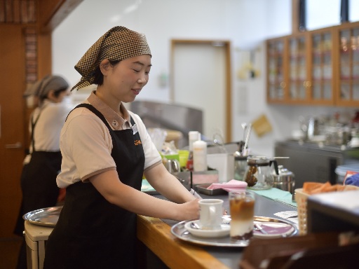 平日の昼間に働ける方、急募2-3名★出勤ごとにドリンク1杯無料で...