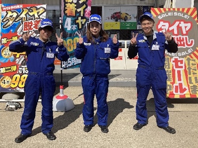 セルフのガソリンスタンド店舗スタッフ