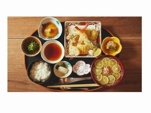 【横浜駅直結、週2日×４H～、扶養内可・時給1300円～】《調理...