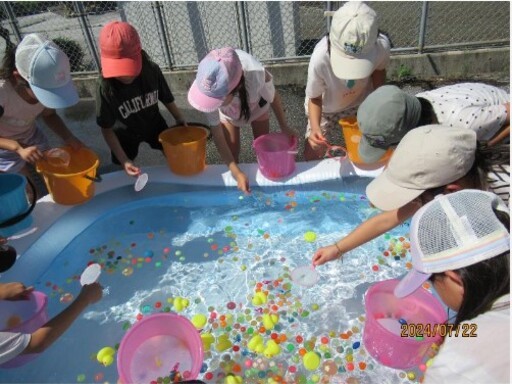 【夏休み短期も大歓迎！！1日4時間～OK】こどもサポーター（無資...