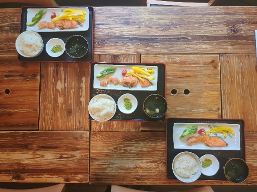 週2~5日　良タンパク質，良脂質，良糖質の美肌食材ランチの飲食店...